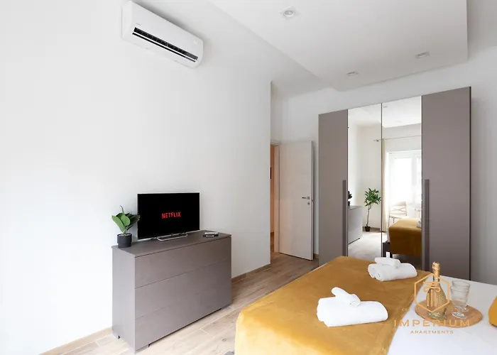 Imperium Consolae - 3 Bdrm, 200mt To Metro, Terrace, A-c