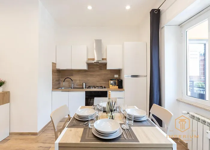 Imperium Consolae - 3 Bdrm, 200mt To Metro, Terrace, A-c Apartment Rome