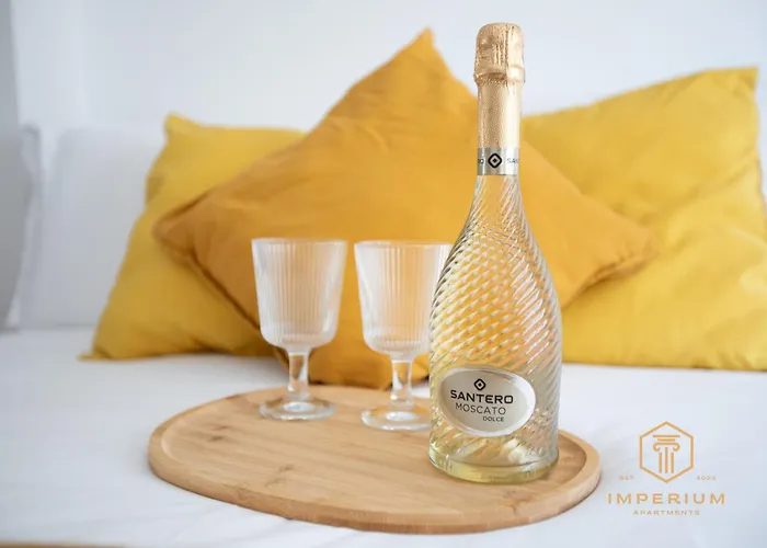 Imperium Consolae - 3 Bdrm, 200mt To Metro, Terrace, A-c Apartment