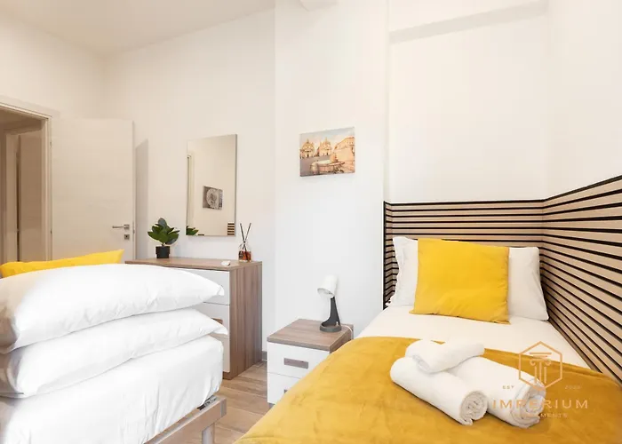 Imperium Consolae - 3 Bdrm, 200mt To Metro, Terrace, A-c Apartment